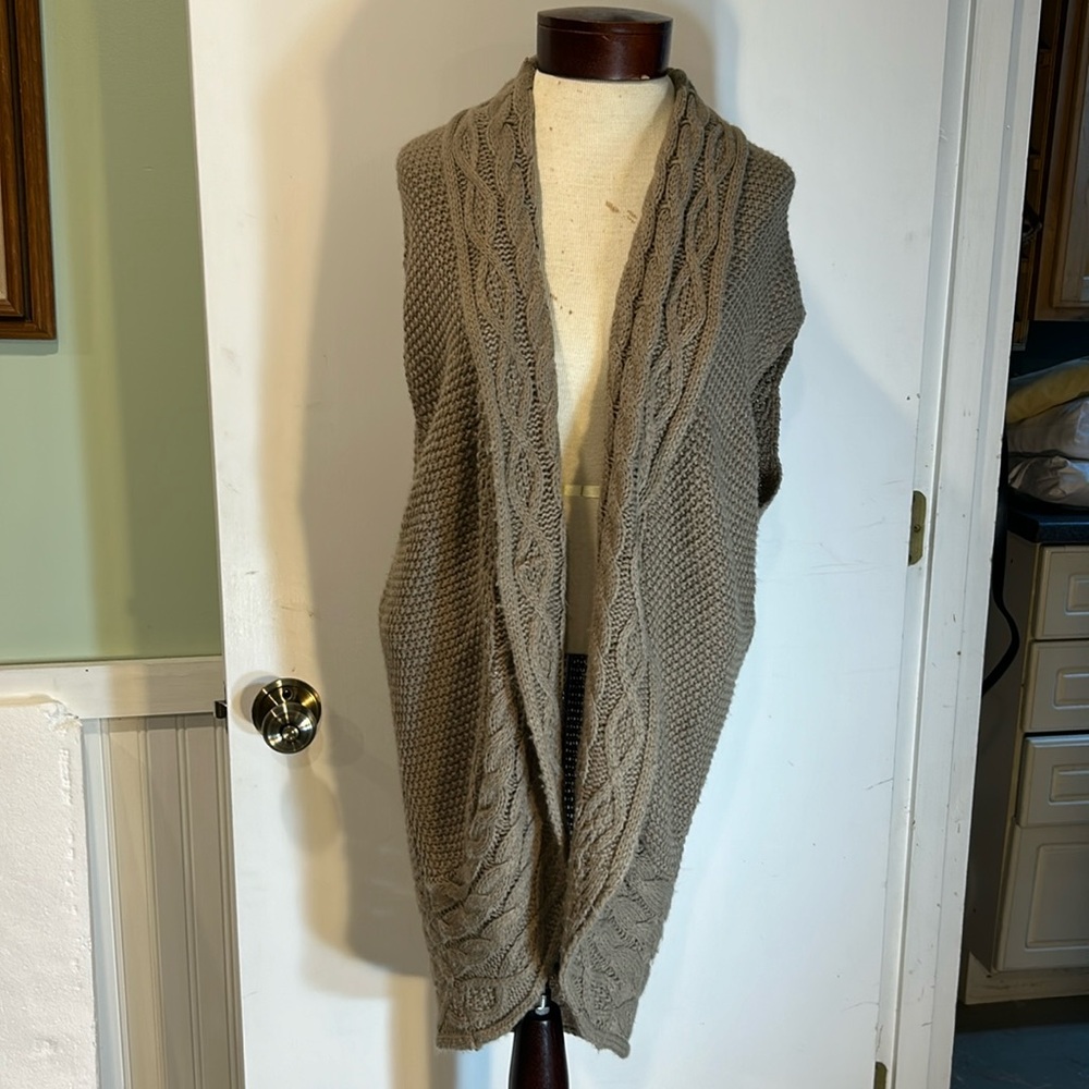 Phase 3 sweater vest one size beige